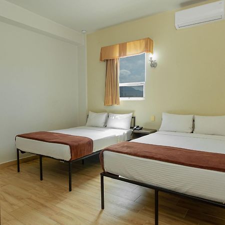 Hotel Plaza Del Arco Express Монтерей Екстериор снимка