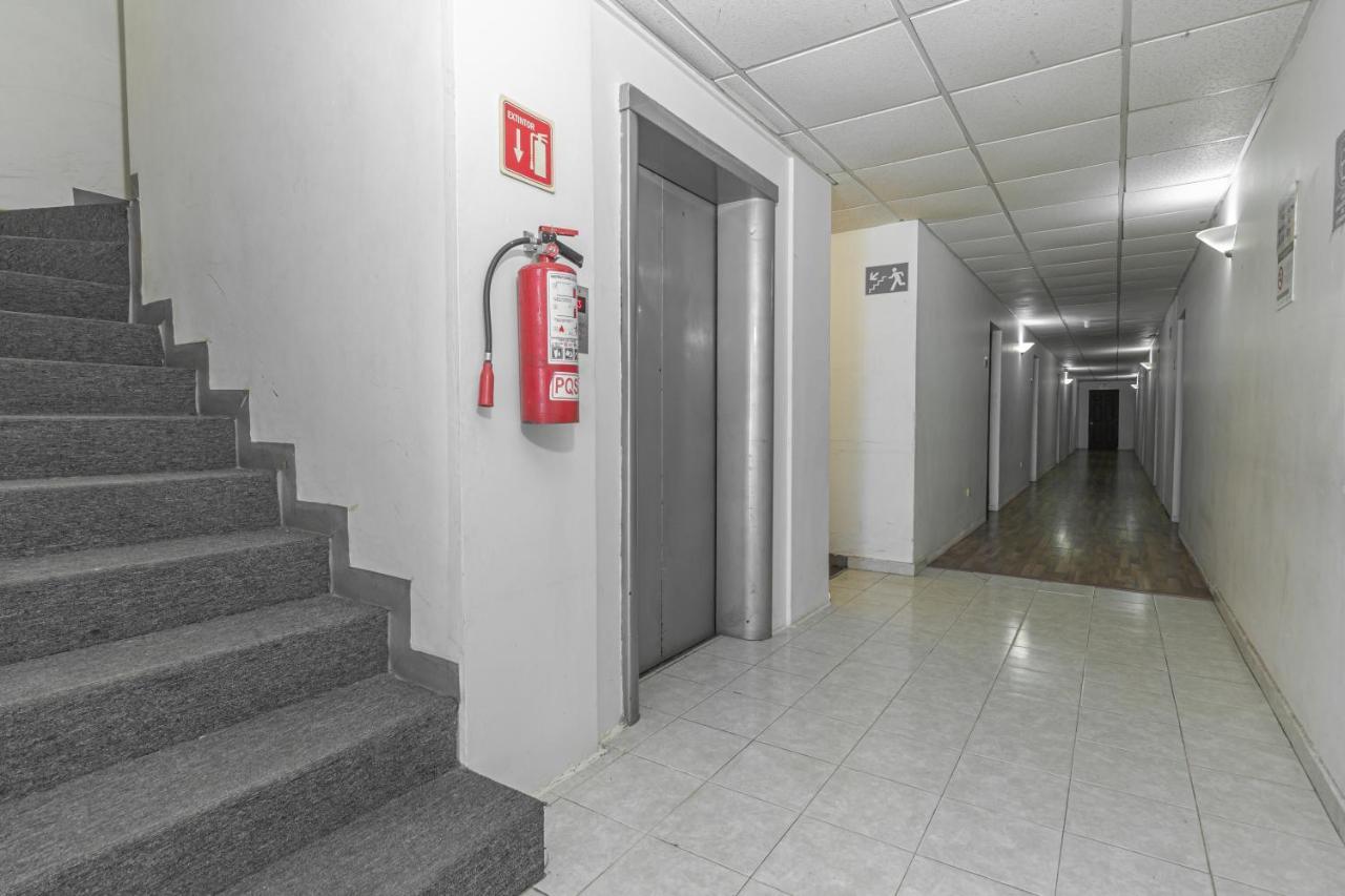 Hotel Plaza Del Arco Express Монтерей Екстериор снимка