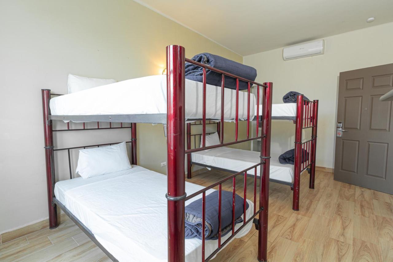 Hotel Plaza Del Arco Express Монтерей Екстериор снимка