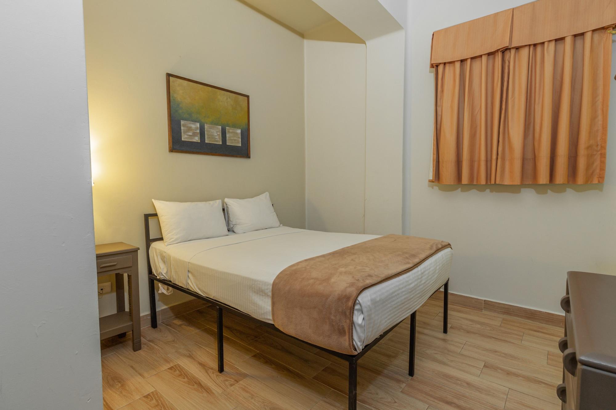 Hotel Plaza Del Arco Express Монтерей Екстериор снимка