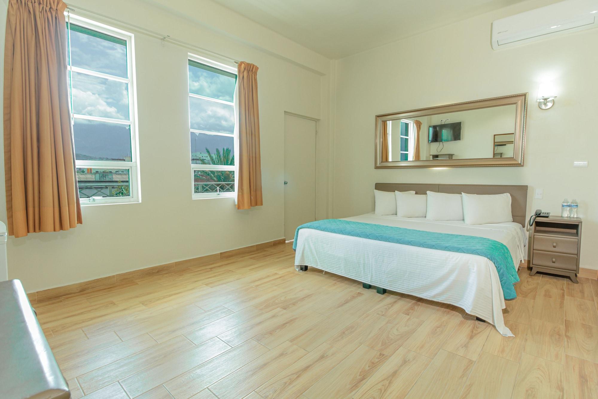 Hotel Plaza Del Arco Express Монтерей Екстериор снимка