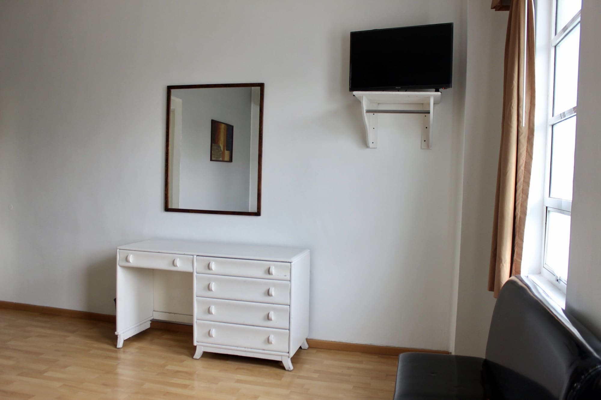 Hotel Plaza Del Arco Express Монтерей Екстериор снимка